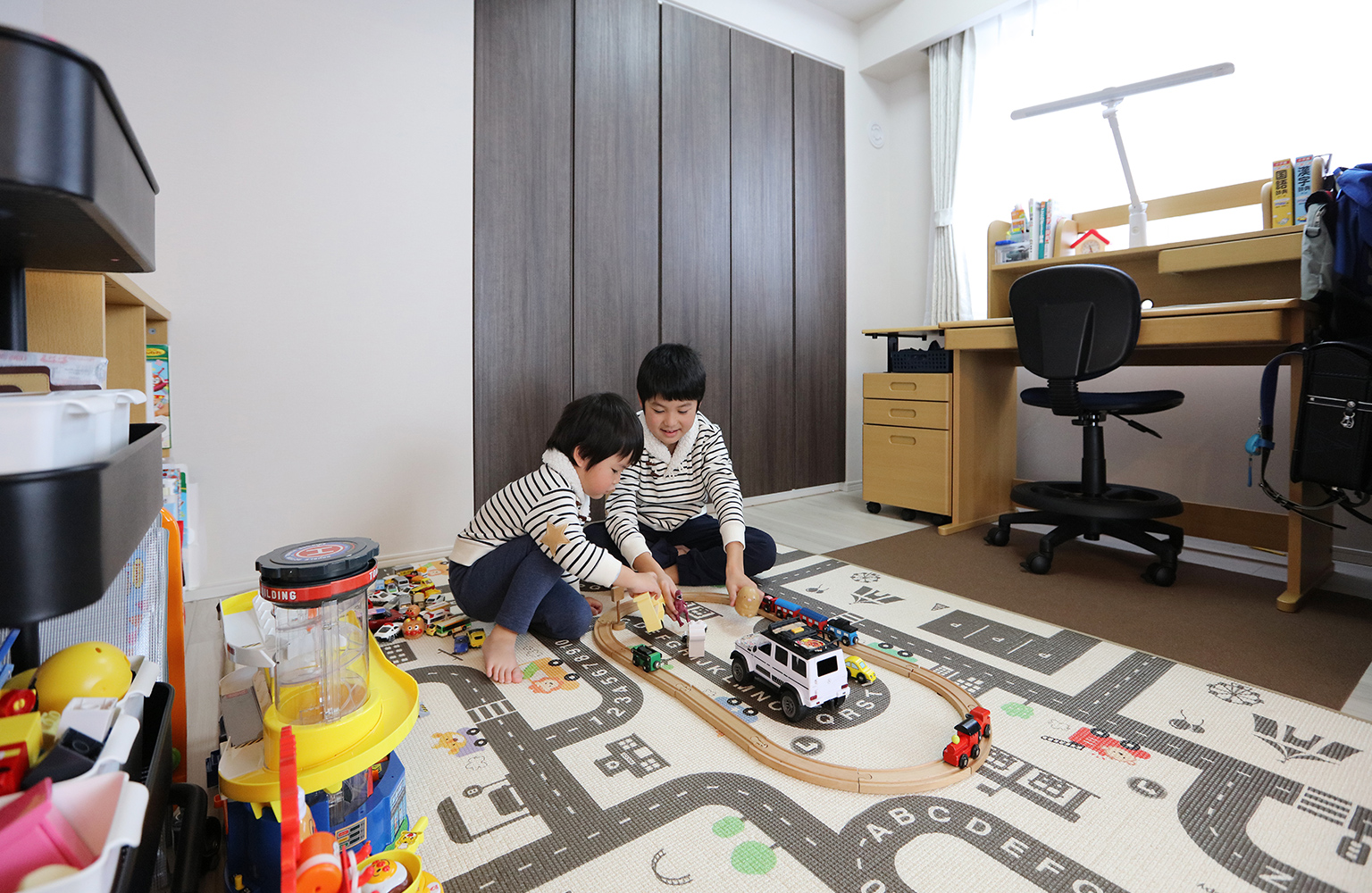 子ども部屋も広々。「今は勉強部屋というより、遊び部屋ですね」