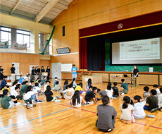 被災地から学んだ防災知識を子どもたちに届ける、SDGsラジオの「出張授業」を開催