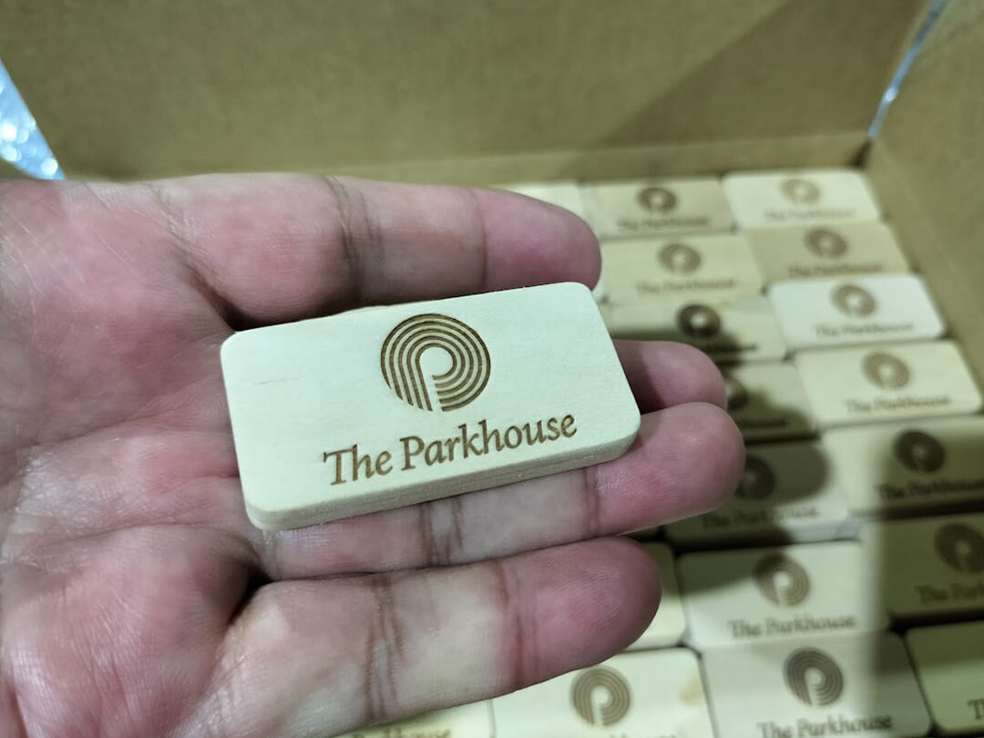 木軸端材を利用して制作したマグネット