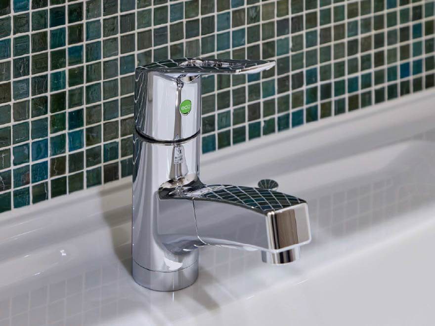 引出式シングルレバー混合水栓