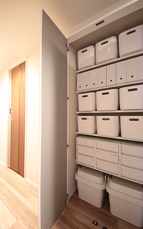 玄関近くの収納