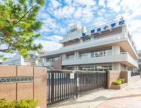 明治小学校（徒歩9分・約660m）