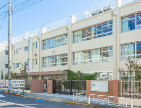 深川第二中学校（徒歩13分・約970m）