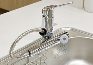 浄水器一体型シャワー水栓の写真