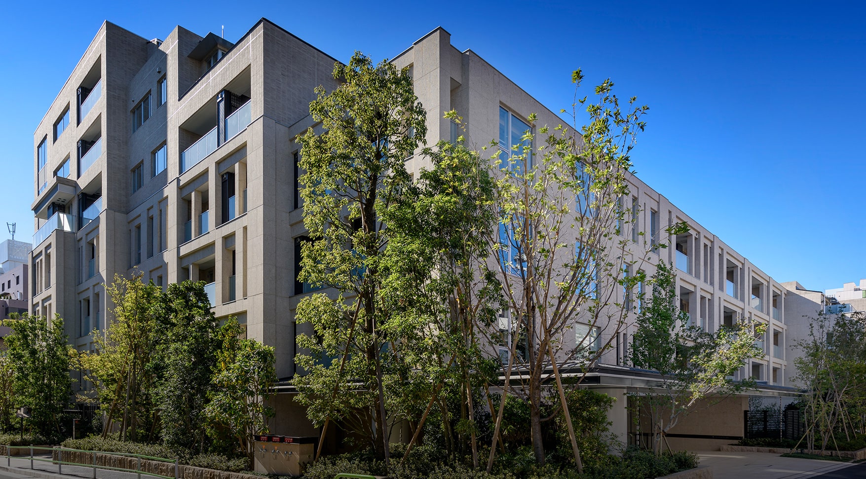 ザ・パークハウスグラン南青山（2016年8月竣工）