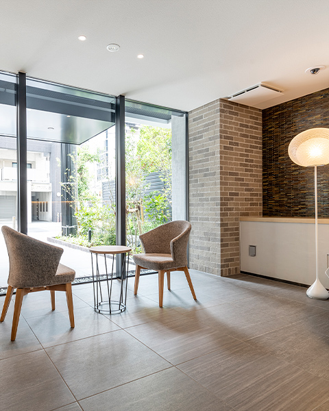 落ち着きあるラウンジ